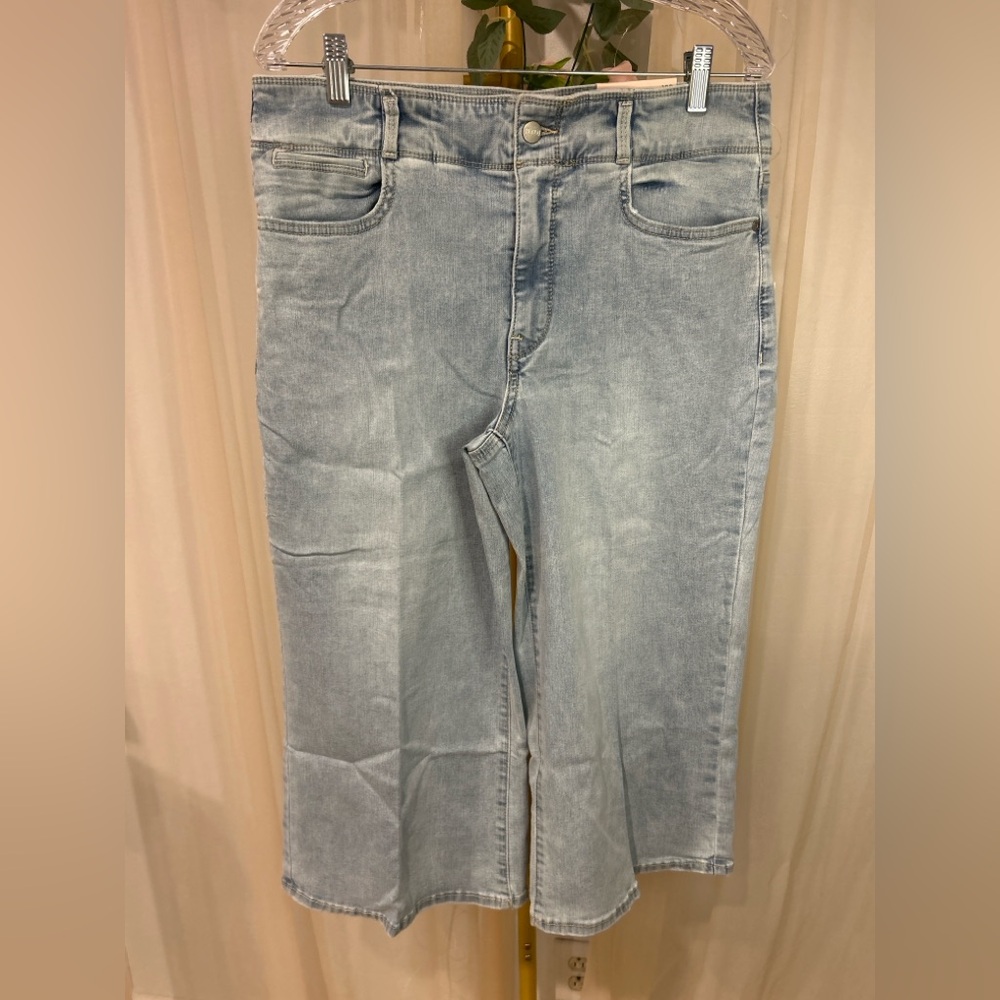 NYDJ Wide Leg Capri Jeans 12P Light Wash High Rise Lift Tuck Cool Embrace NWT